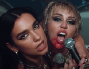 Miley Cyrus i Dua Lipa we wspólnym singlu! Gorący teledysk do Prisoner podbił sieć