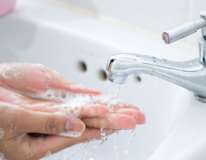 Jak zamieni kostk myda w mydo do rk w pynie?