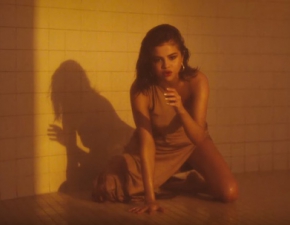 Już jest! Selena Gomez w nowym teledysku do utworu Wolves z Marshmello