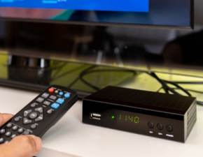 Nowy format nadawania coraz bliej! Jak sprawdzi, czy telewizor ma DVB-T2?