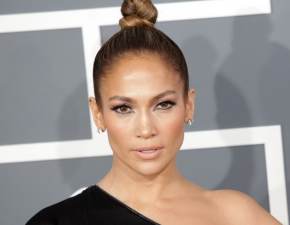  Jennifer Lopez w seksownej bielinie. 54-latka niezmiennie zachwyca form FOTO