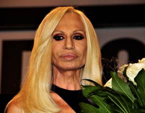 Donatella Versace zmienia chirurga plastycznego? Teraz wyglda o wiele lepiej! ZDJCIA
