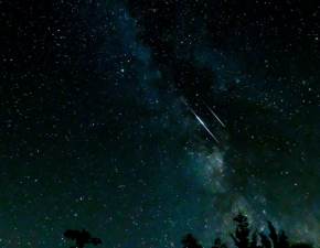 Noc spadajcych gwiazd ju wkrtce. W godzin moemy zobaczy nawet 150 meteorw! PERSEIDY 2022
