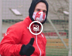 Nawet pikarze klubu sportowego Cracovia trenuj w maskach antysmogowych!