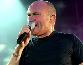 Phil Collins mia wypadek w czasie koncertu. Nagranie trafio do sieci WIDEO