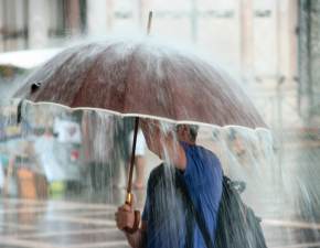 Nadcigaj intensywne opady deszczu! IMGW wydaje ostrzeenia drugiego stopnia