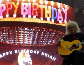 Brian May, gitarzysta Queen, koczy 70 lat!