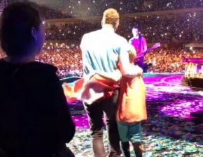 Chris Martin z Coldplay witowa z synem jego urodziny na scenie!