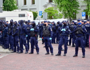 Wysze kary za zniewaenie policjanta. Szef MSWiA zapowiada zmiany