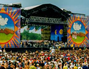 Netflix wyprodukuje serial dokumentalny o Woodstocku. Jest ju zwiastun! WIDEO