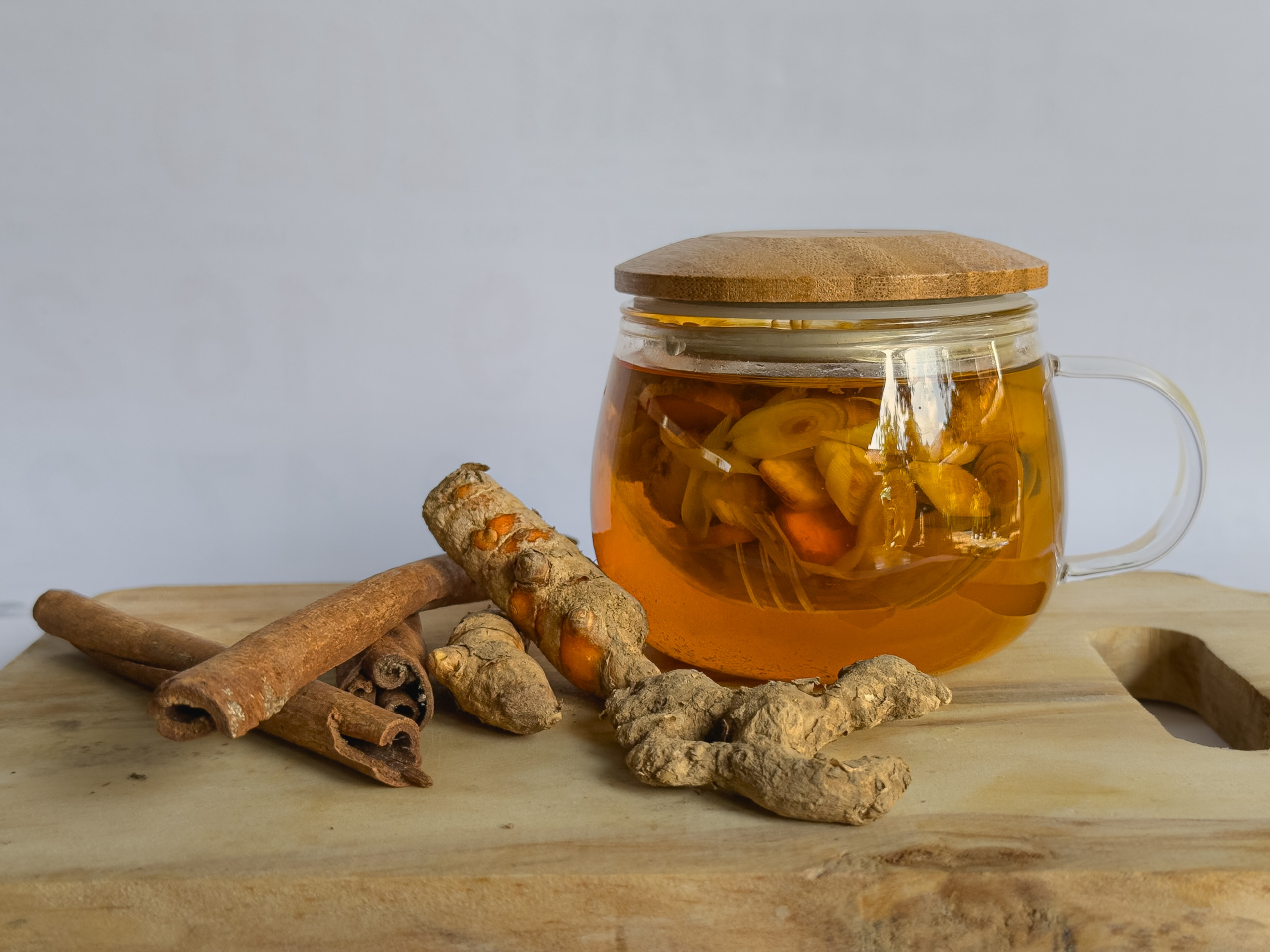 Wystarczą dwie łyżeczki i 500 ml wrzątku. Ten napar wzmacnia odporność i poprawia trawienie