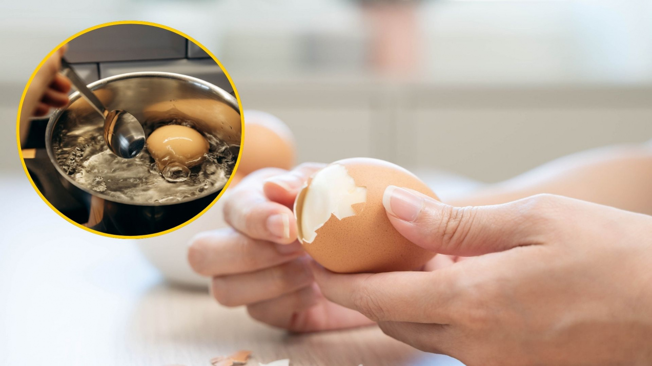 Dodaj do gotujących się jajek. Skorupka zejdzie z łatwością