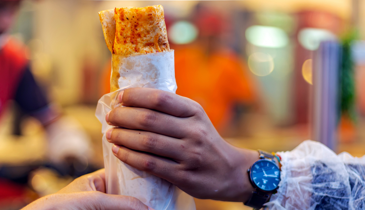 Najdroższy kebab świata? Szokujące oszustwo podczas wakacji. Policja alarmuje