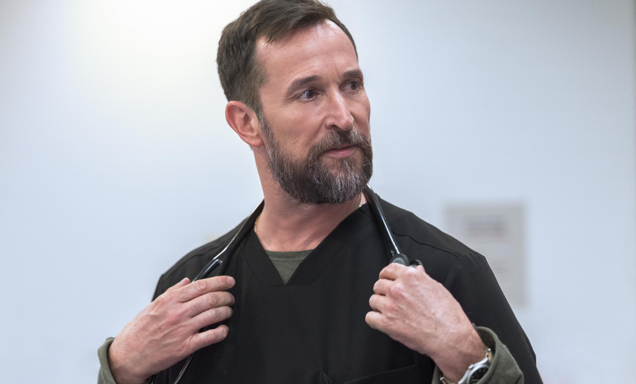 Gościnni aktorzy w „The Pitt” muszą spełnić jeden warunek! Szokująca zasada Noaha Wyle’a