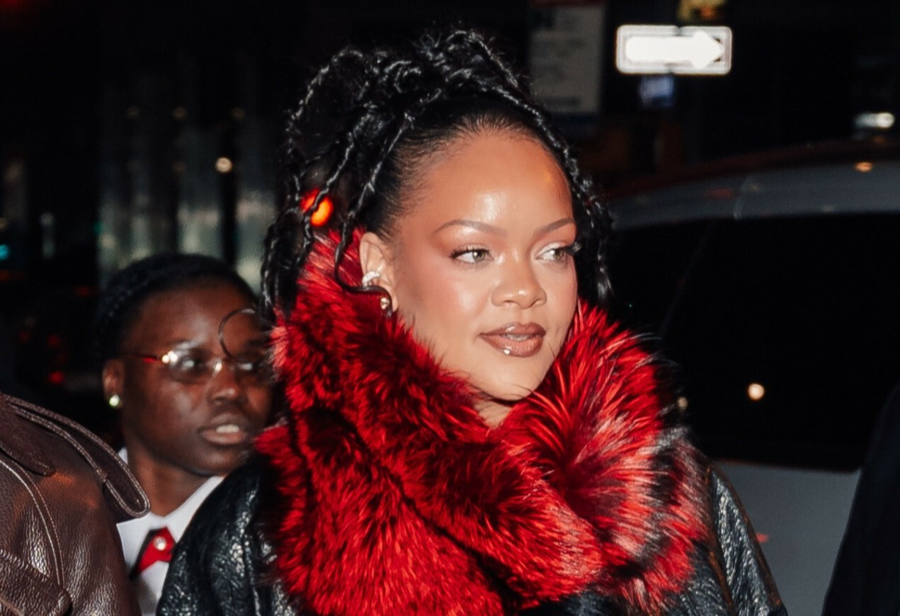 Rihanna z córką na okładce magazynu. Mała Rocki ma na sobie pieluszkę od słynnego projektanta