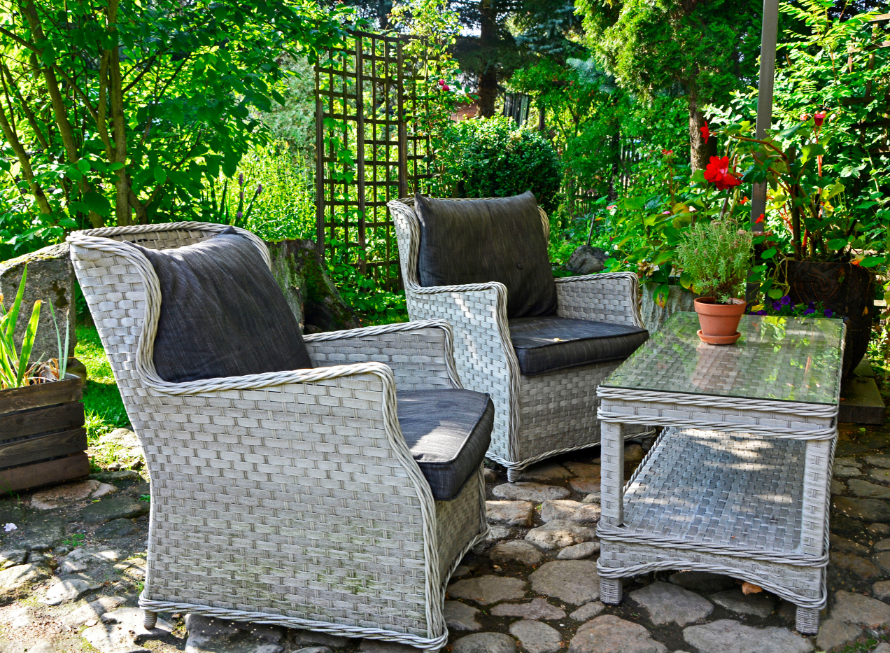 Jak wybrać meble ogrodowe – najważniejsze kwestie