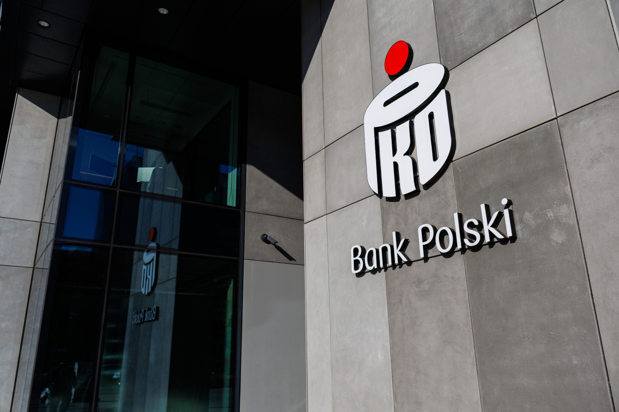 To największy bank w Polsce. Konkurencję zostawił w tyle