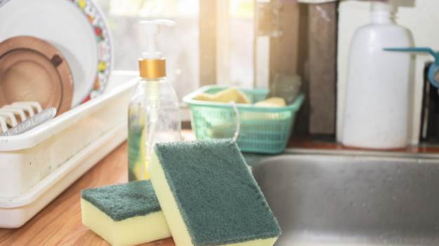 RMF Extra: Jak wyczyścić okap? Nie każdy zna te proste sposoby na zaschnięty tłuszcz! 