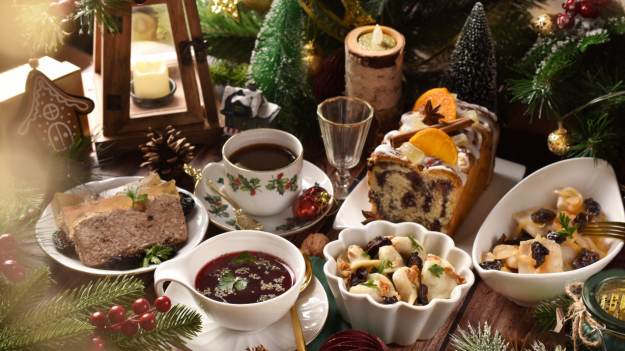 Potrawy na stole wigilijnym. Co symbolizuje każda..