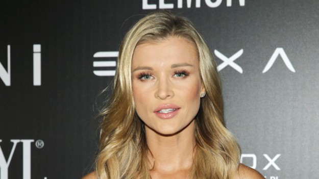 RMF Extra: Córeczka Joanny Krupy jeździ na mopie. Zabawne nagranie trafiło do sieci! [WIDEO]