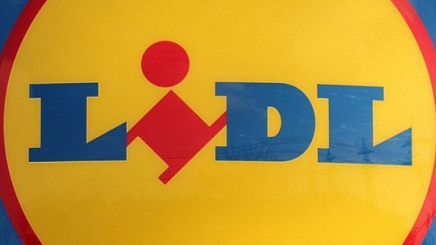 RMF Extra: Lidl: Christina Aguilera została twarzą linii akcesoriów do włosów. Produkty będą w sklepach jeszcze przed Świętami