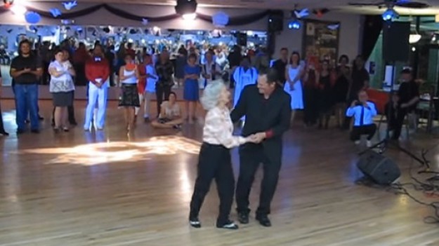 RMF Extra: Ta 90-letnia babcia tańczy lepiej niż niejedna nastolatka!