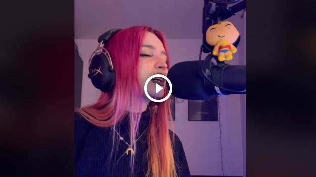 RMF Extra: Polska wersja "Flowers" ma już ponad milion odsłon na TikToku! Carolin Mrugała zaśpiewała ją w "Projekcie XD" [WIDEO]