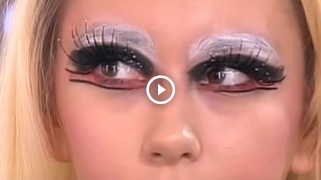 RMF Extra: Ten makijaż sylwestrowy był hitem 3 lata temu! Jak pomalować się na Nowy Rok 2021?