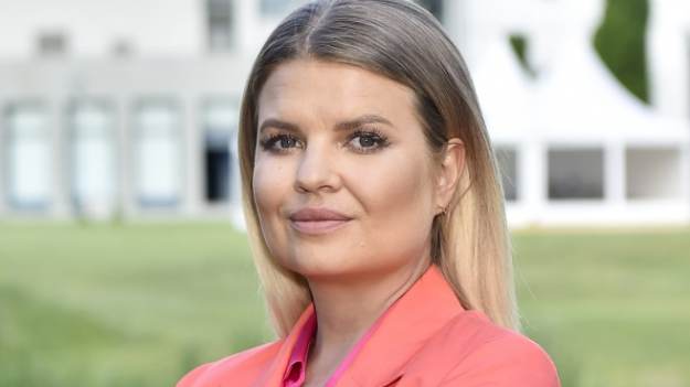 RMF Extra: Marta Manowska w bikini. Prowadząca "Rolnik szuka żony" pochwaliła się gorącymi migawkami z podróży! "Zmysłowe zdjęcie pięknej kobiety"