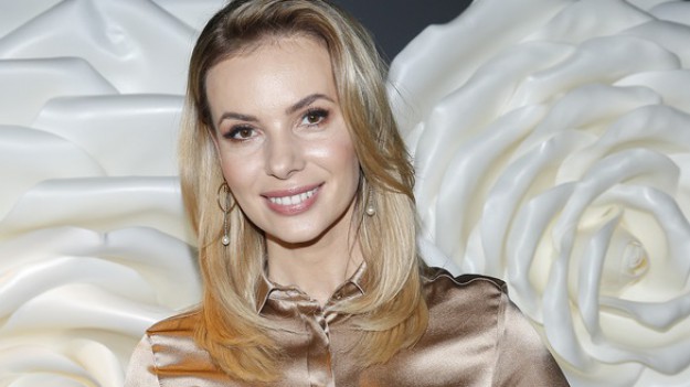 RMF Extra: Izabela Janachowska w bikini. Gwiazda zachwyca figurą po ciąży!