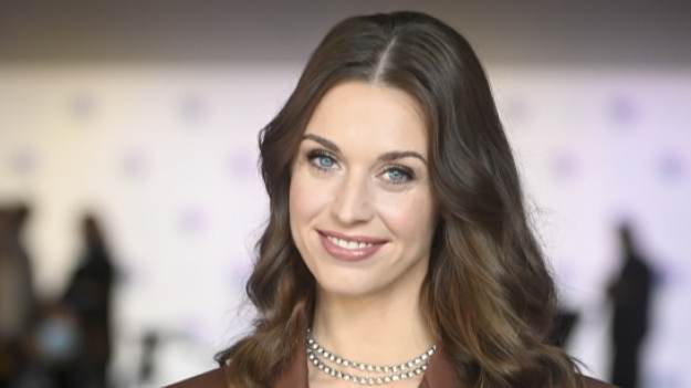 RMF Extra: Julia Kamińska w kreacji z tiulu. Uwagę przykuwa niecodzienne tło! Internauci przecierają oczy: "Wszystkie Twoje?" [ZDJĘCIE]