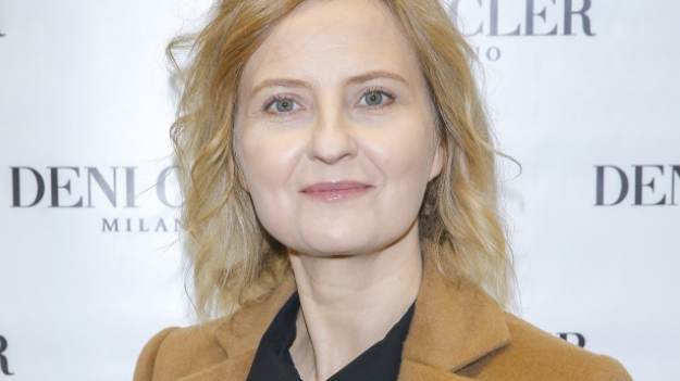 RMF Extra: Iza Kuna na zdjęciu sprzed lat. Wygląda jak księżna Diana?