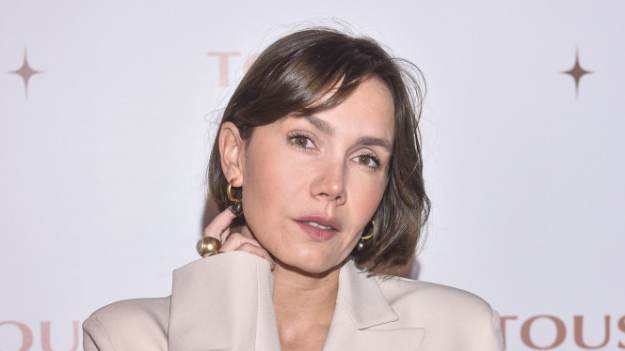 RMF Extra: Olga Bołądź rozpina koszulę i odsłania swoje atuty! Fanom opadły szczęki: "Hot" [FOTO]