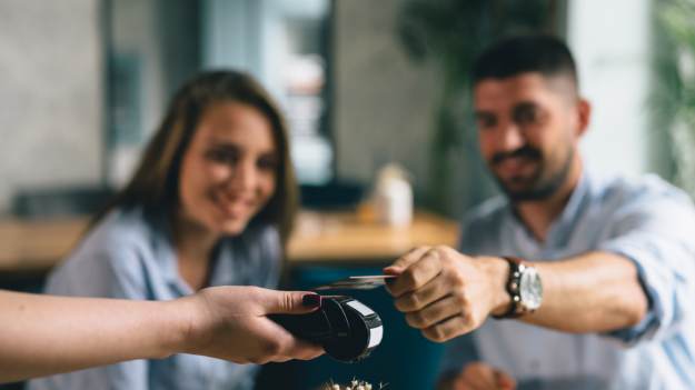 RMF Extra: Napiwek w restauracji. Jaka kwota jest „w dobrym stylu”?  