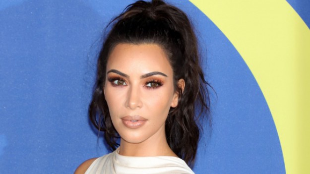 RMF Extra: Gigi Hadid, Kendall Jenner, Kim Kardiashian - te gwiazdy pokochały ten makijaż! Zobacz, jak go zrobić w domu