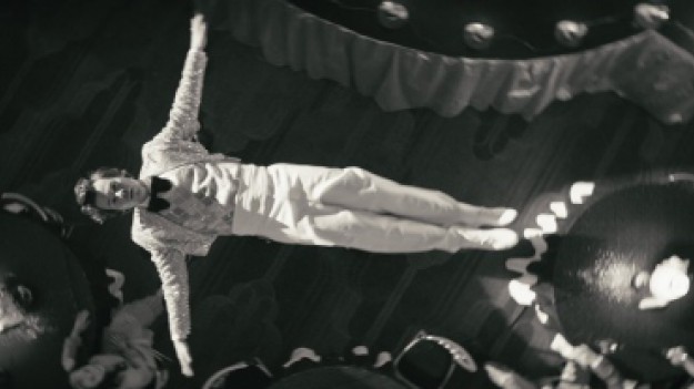 RMF Extra: Harry Styles wchodzi tanecznie w nowy rok!