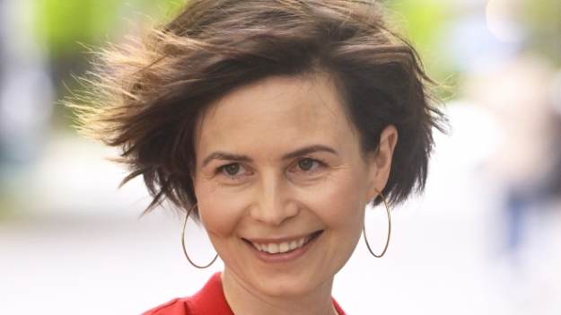 RMF Extra: Magdalena Kumorek pokazała się bez włosów. "Staję się carte blanche dla wspaniałej ekipy Twoja Twarz Brzmi Znajomo" [FOTO]