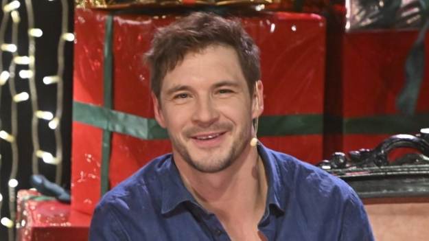 RMF Extra: Koniec zagadki. Roznerski pokazał twarz "tajemniczej blondynki". Co za zaskoczenie! 