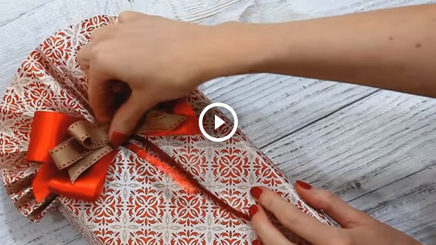 RMF Extra: Jak zapakować prezent? Instrukcja krok po kroku [WIDEO]