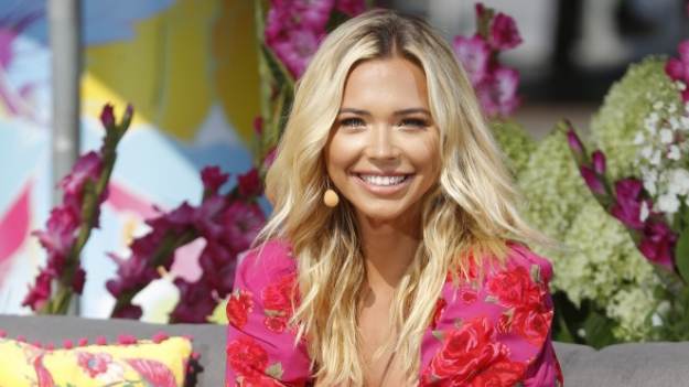 RMF Extra: Sandra Kubicka odsłania biust. Ukochana Barona uwodzi zadziornym spojrzeniem [FOTO]