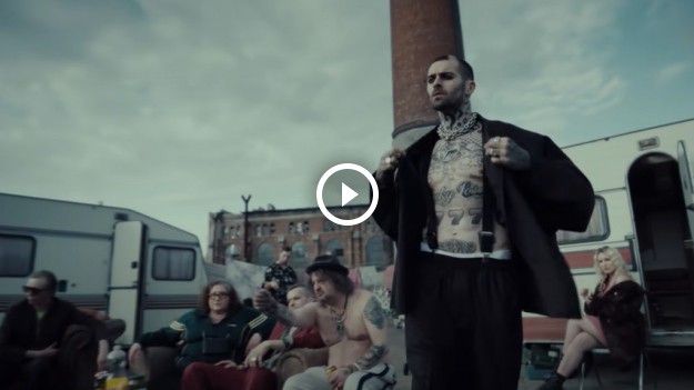 RMF Extra: Quebonafide znów prowokuje? Jego nowa piosenka "Utwór z okazji dwóch milionów na Spotify" zdezorientowała fanów?! [POSŁUCHAJ]