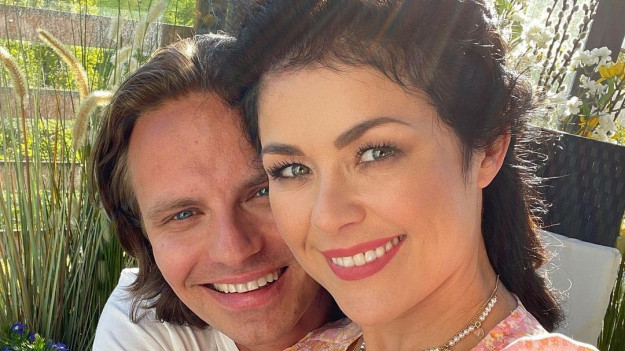 RMF Extra: Kasia Cichopek pokazała brzuch! Dotąd wszystko ukrywały ubrania. Fani gratulują! [FOTO]