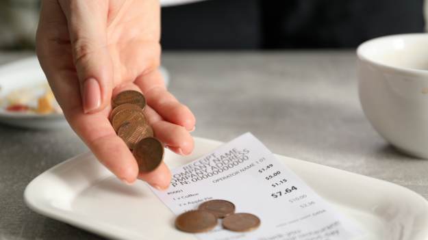 RMF Extra: Ile napiwku powinno się zostawiać? Znany kucharz zabrał głos