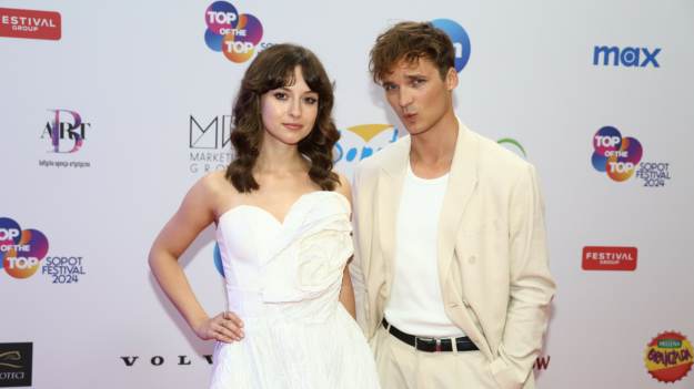 RMF Extra: Kwiat Jabłoni zawiesza działalność. Co dalej z Kasią i Jackiem Sienkiewiczami?