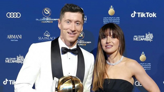 RMF Extra: Anna i Robert Lewandowscy w romantycznym tańcu. Para nie szczędziła sobie czułości