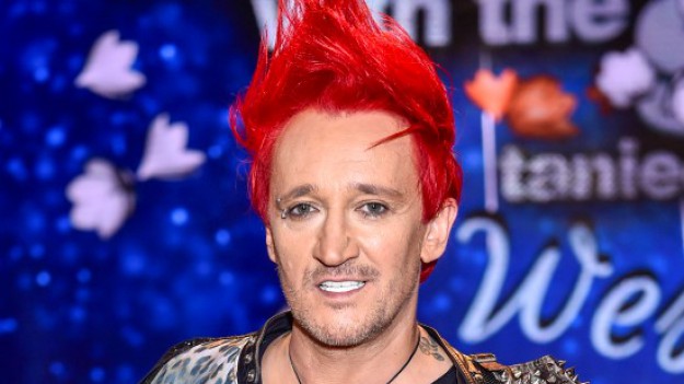 RMF Extra: Michał Wiśniewski pokazał rodzinne zdjęcie i zapowiedział książkę swojej mamy. "Bardzo trudna i przykra lektura"