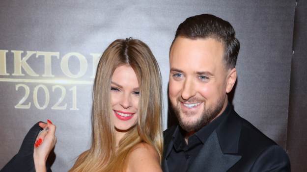 RMF Extra: Co łączy Tomaszewską i Sikorę? Prezenter odniósł się do informacji o... dziecku