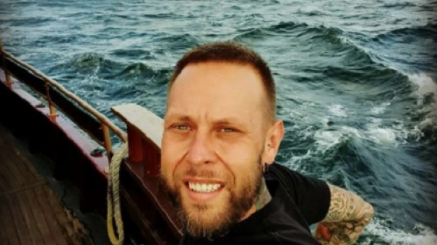 RMF Extra: Mateusz "Big Boy" Borkowski dodał czarno-białe zdjęcie. "Spoczywaj w pokoju". Nie przebierał w słowach!