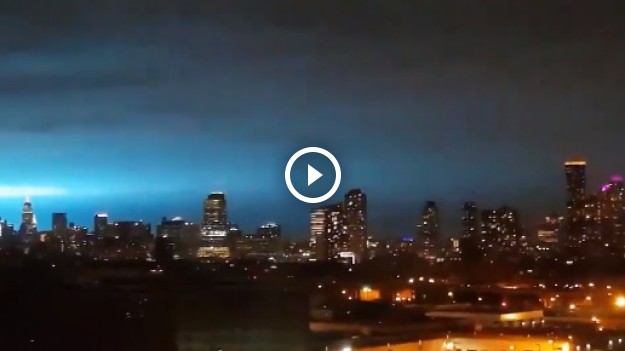 RMF Extra: Eksplozja w elektrowni: Nad Nowym Jorkiem niebo rozbłysło! Mieszkańcy byli przerażeni [WIDEO]