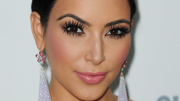 RMF Extra: Kim Kardashian w jacuzzi. Ten strój niewiele zasłania! [ZDJĘCIA]